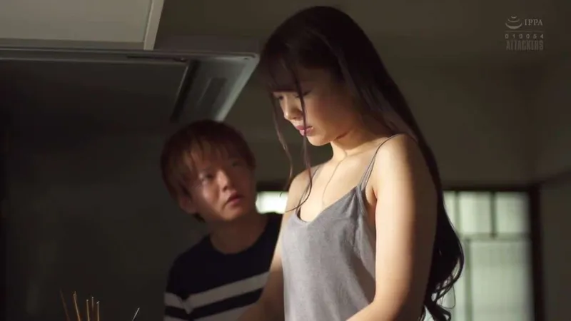 Người tình của chị gái trả bài cô em vợ đang buồn bã vì thất tình